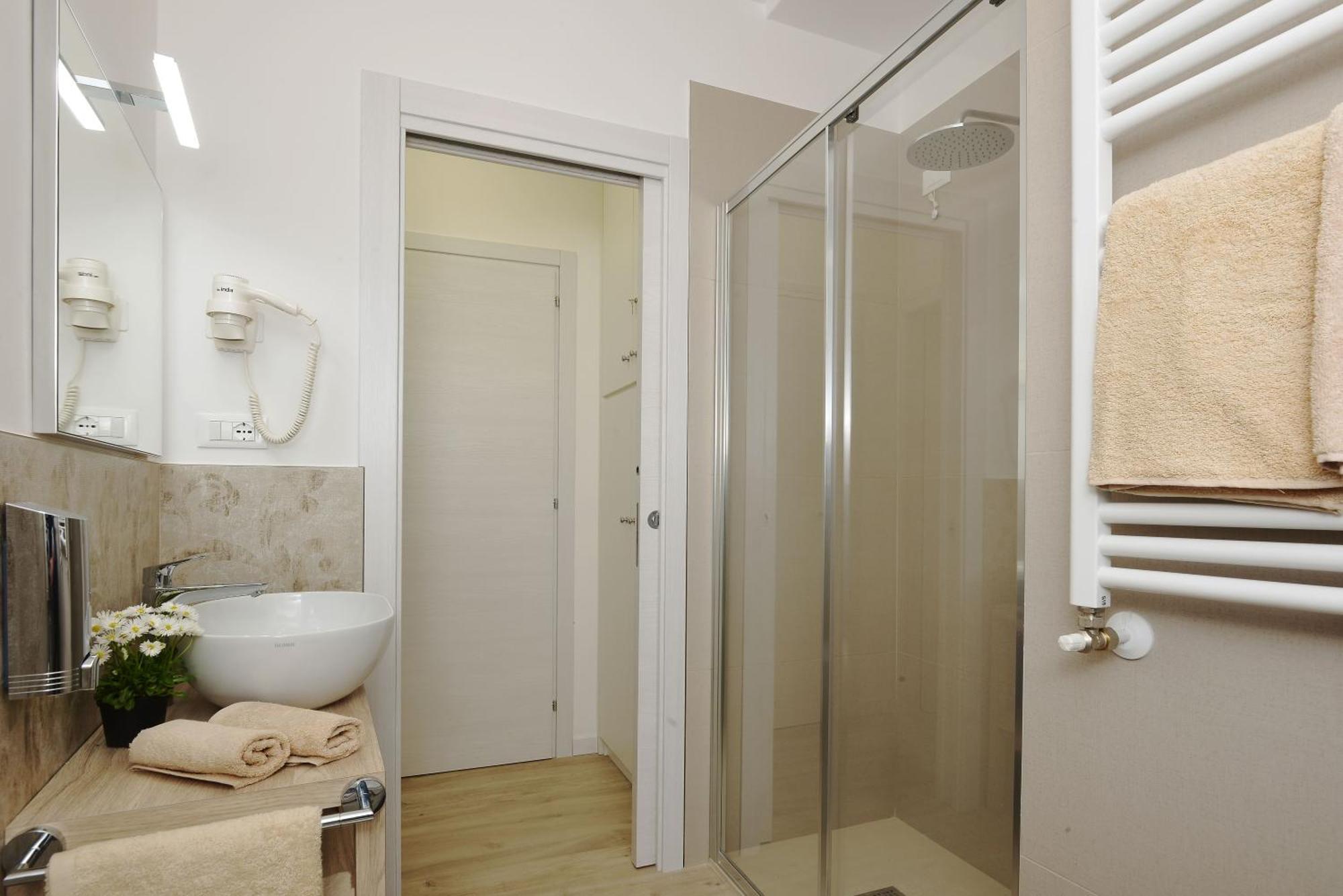 Cavour Apartments Salo Exterior photo