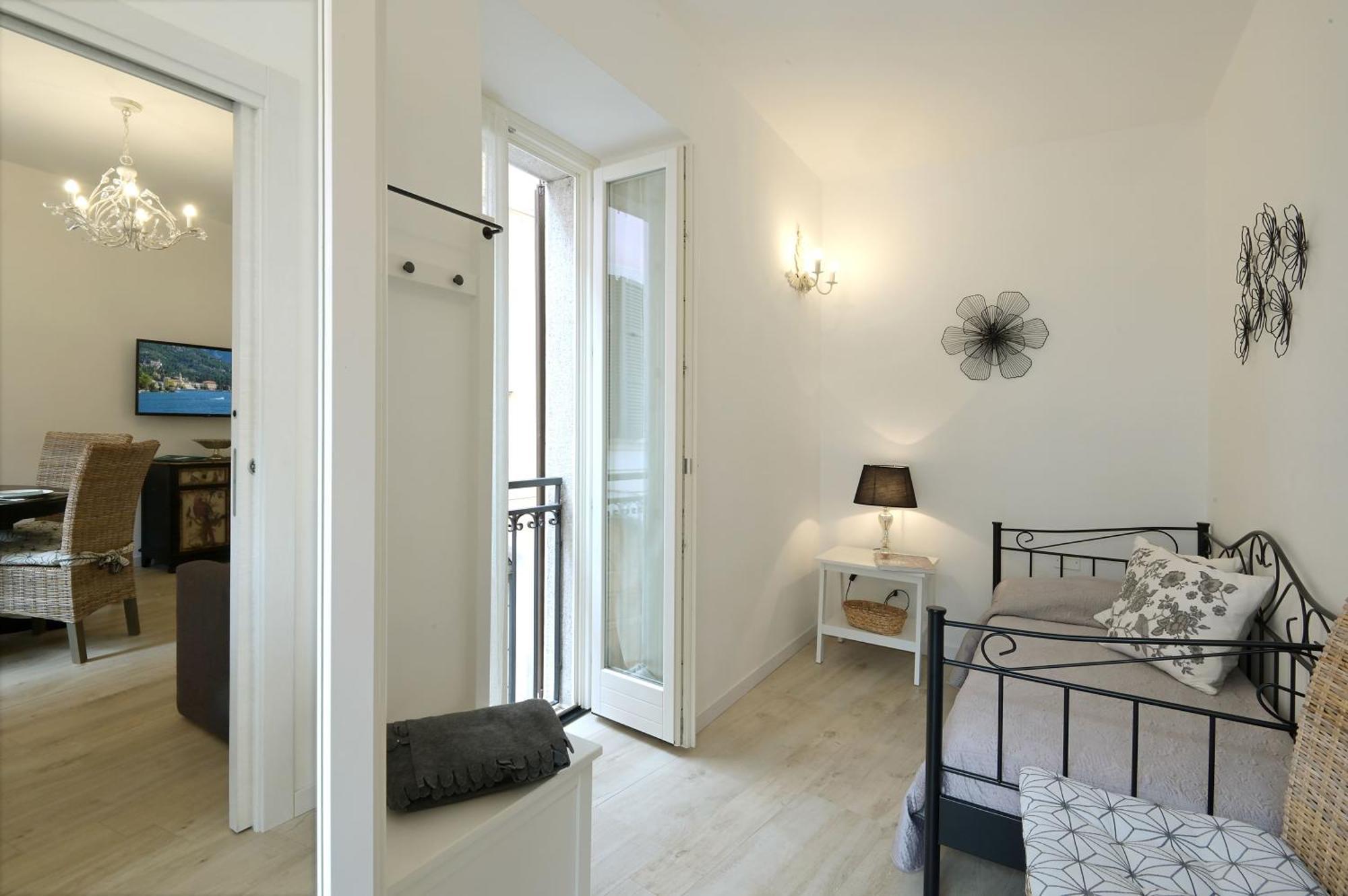 Cavour Apartments Salo Exterior photo