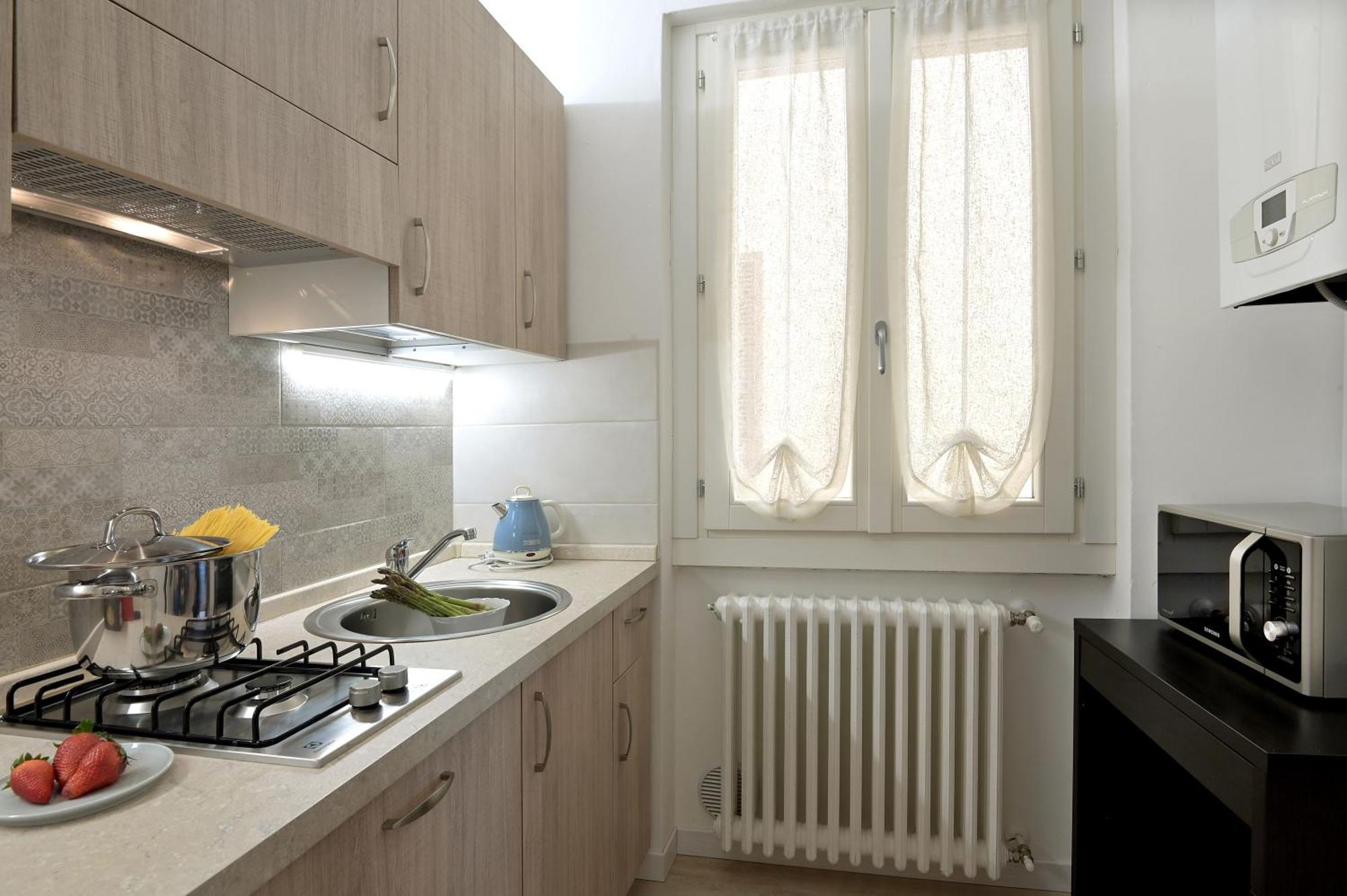 Cavour Apartments Salo Exterior photo