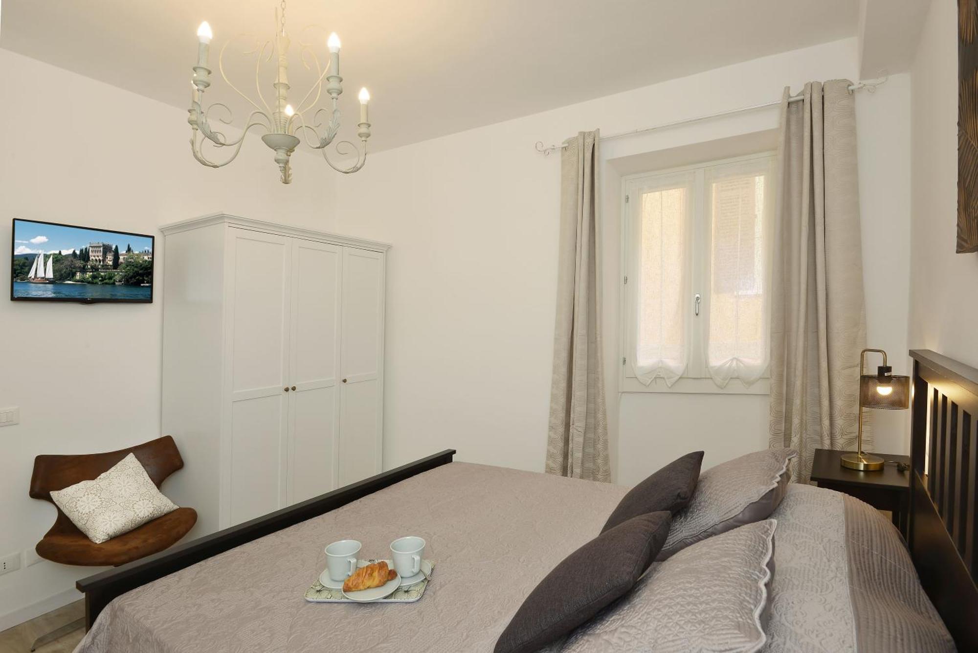 Cavour Apartments Salo Exterior photo